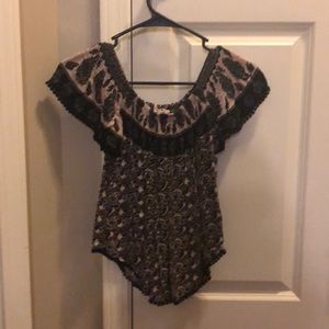 Blouse (tan and black).